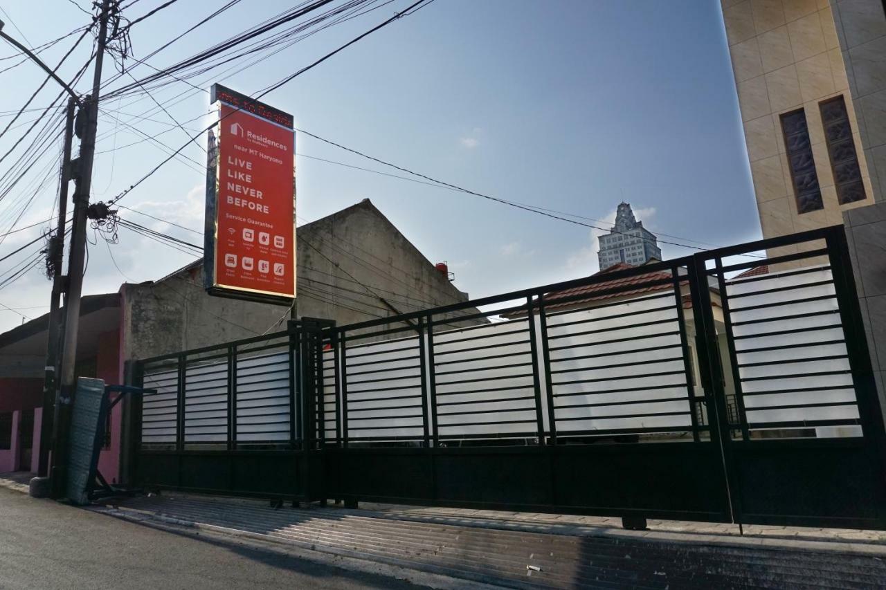 Residences By Reddoorz Near Mt Haryono - Minimum Stay 7 Days Джакарта Екстериор снимка