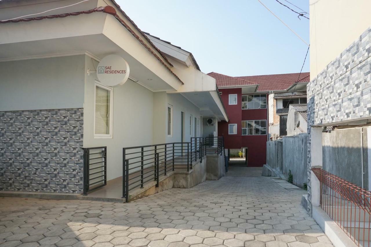 Residences By Reddoorz Near Mt Haryono - Minimum Stay 7 Days Джакарта Екстериор снимка