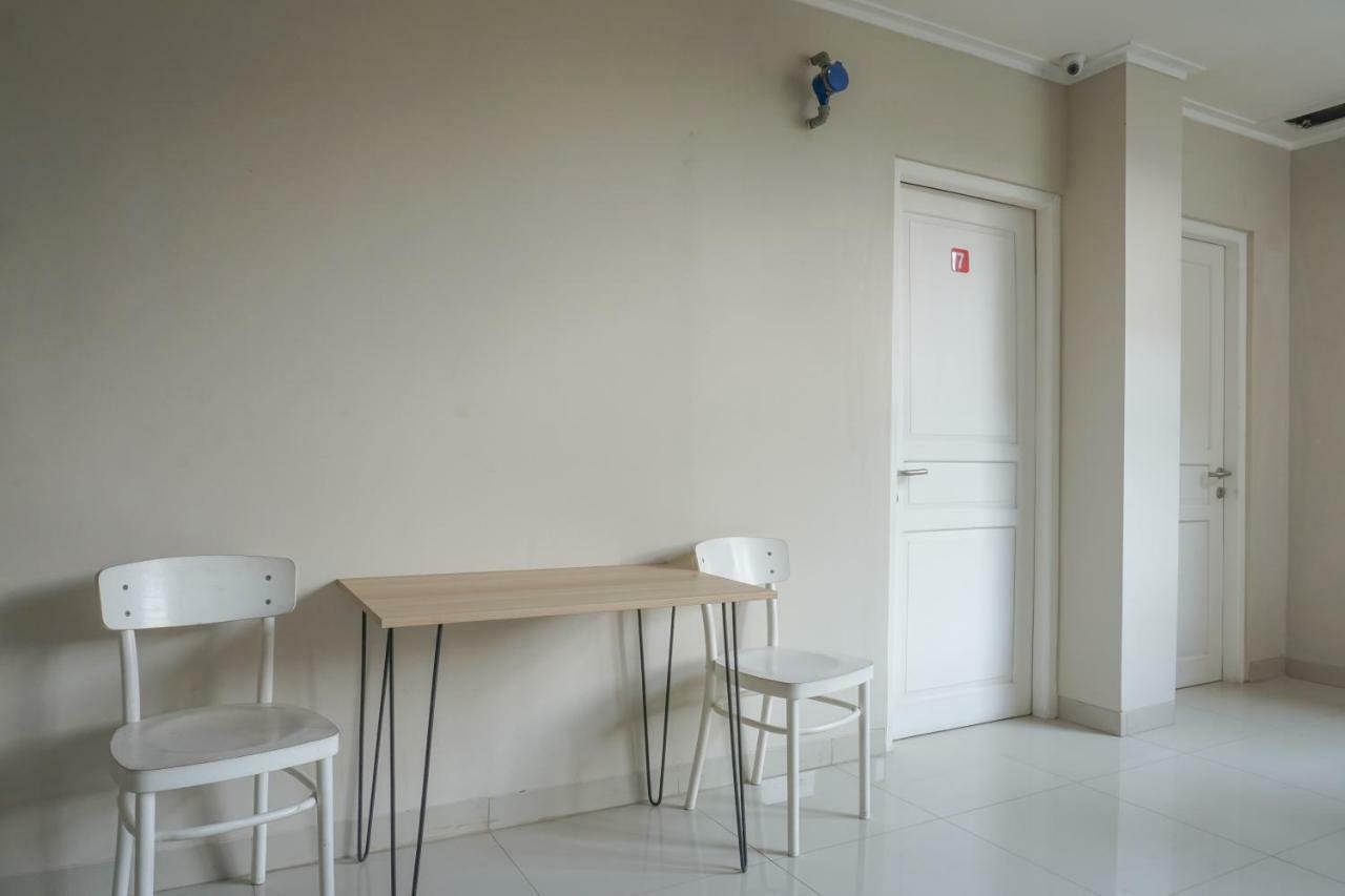 Residences By Reddoorz Near Mt Haryono - Minimum Stay 7 Days Джакарта Екстериор снимка