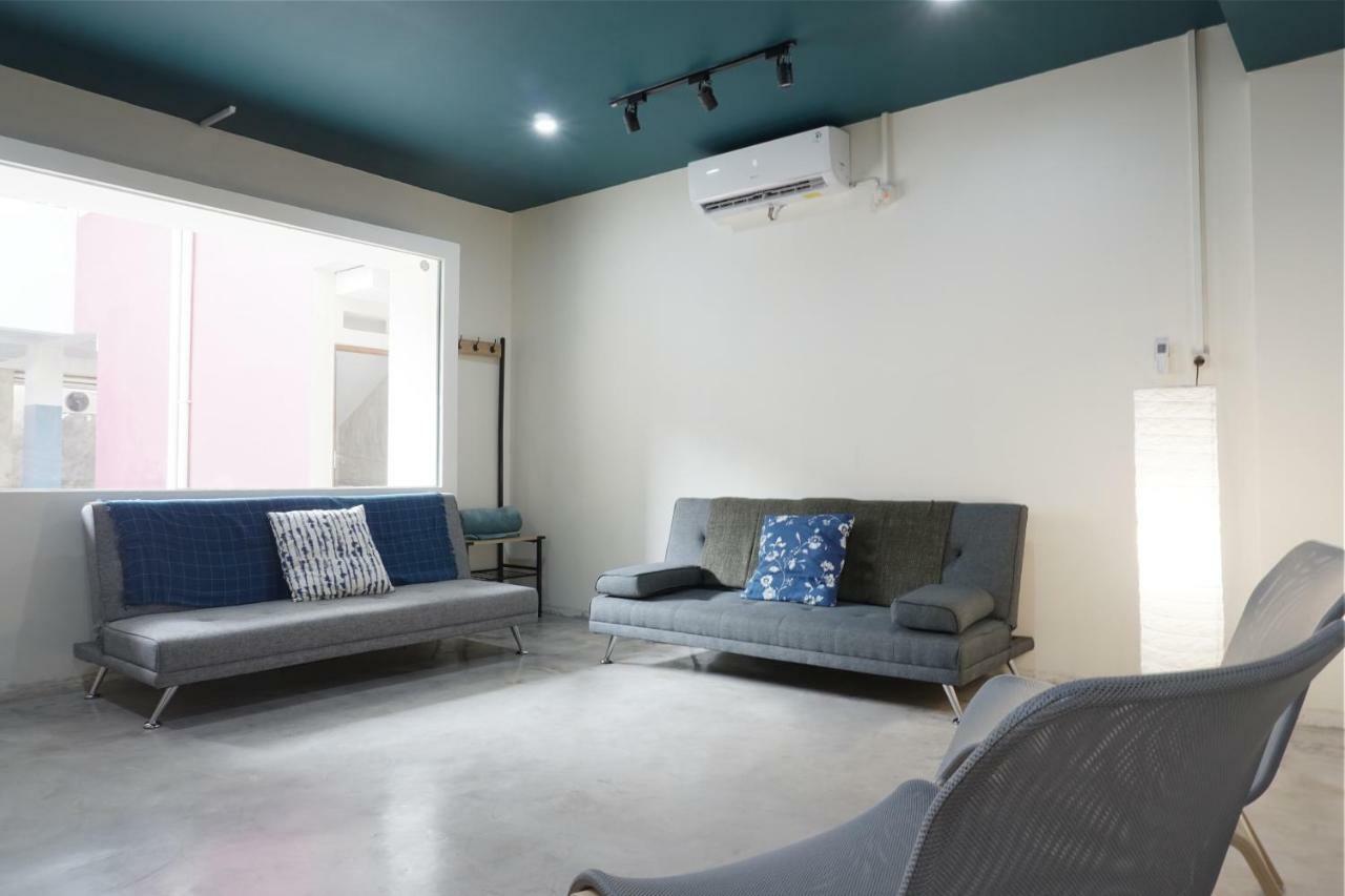 Residences By Reddoorz Near Mt Haryono - Minimum Stay 7 Days Джакарта Екстериор снимка