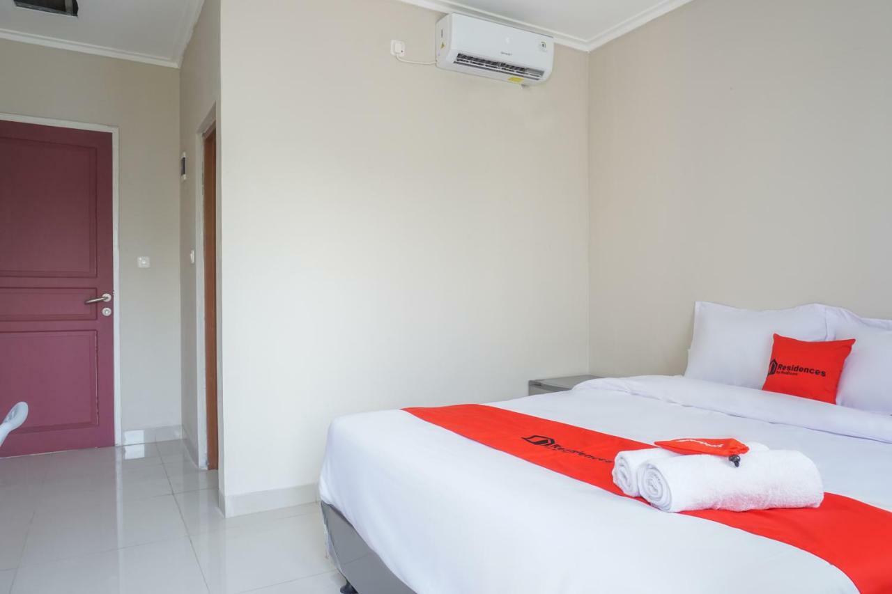 Residences By Reddoorz Near Mt Haryono - Minimum Stay 7 Days Джакарта Екстериор снимка